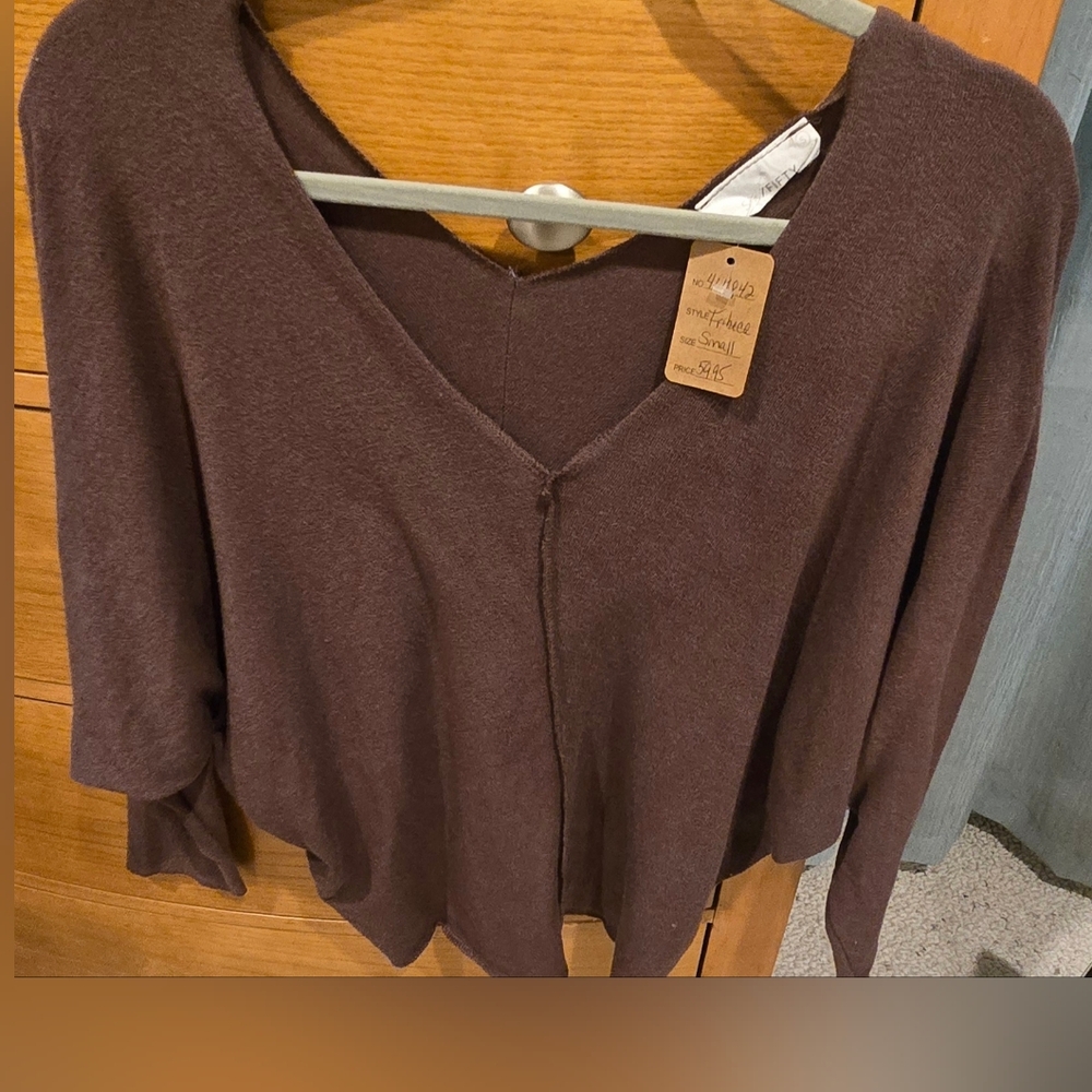 NWT Six / Fifty Women's Espresso V-Neck, Batwing Lightweight Sweater, S